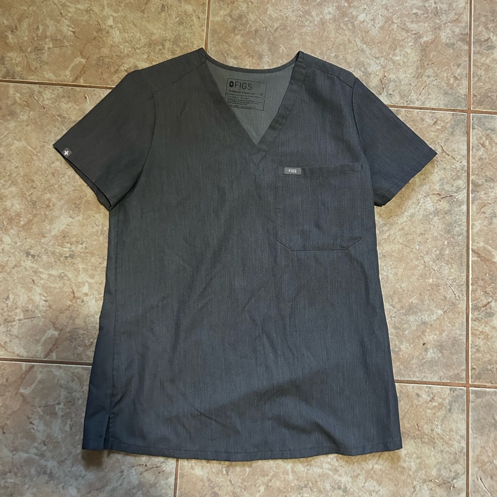 figs scrub top Catarina